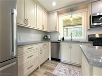 42 Sycamore Drive, New Middletown, OH 44442