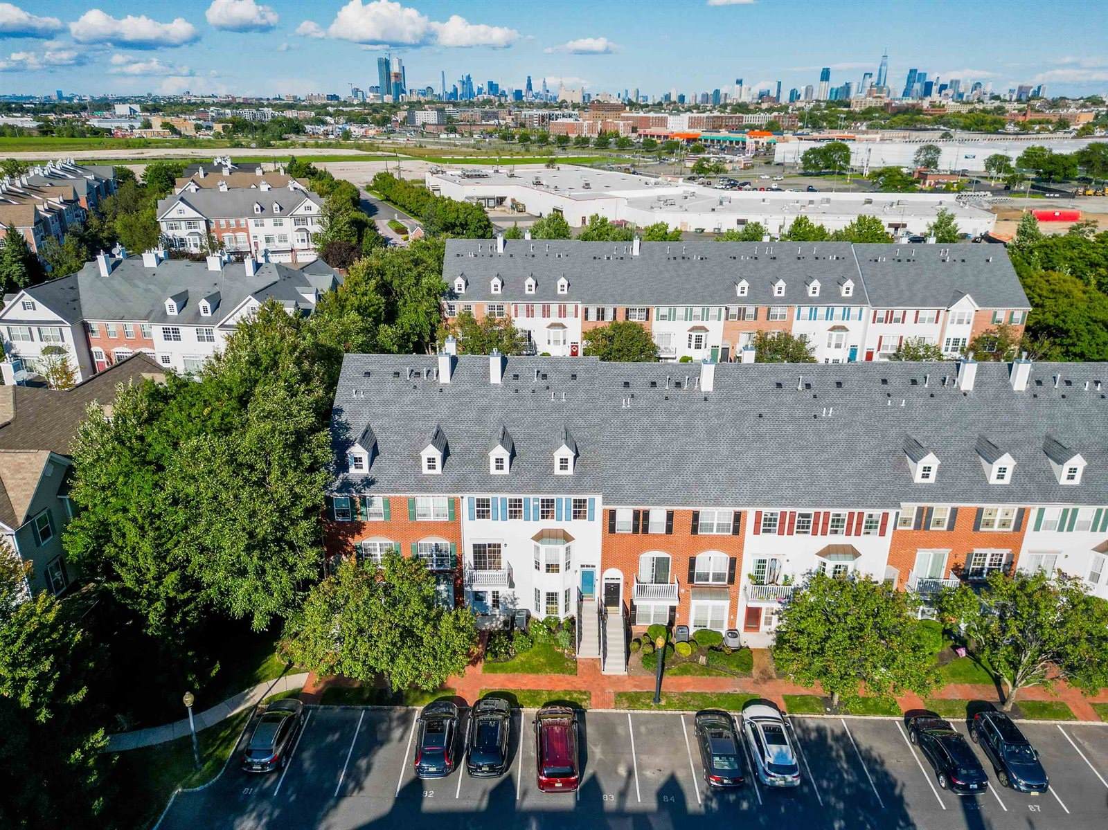 4 Persimmon Ct, JC, West Bergen, NJ 07305