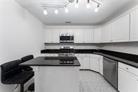 4 Persimmon Ct, JC, West Bergen, NJ 07305