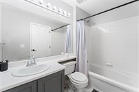 4 Persimmon Ct, JC, West Bergen, NJ 07305