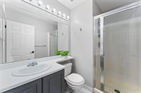 4 Persimmon Ct, JC, West Bergen, NJ 07305