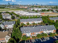 4 Persimmon Ct, JC, West Bergen, NJ 07305