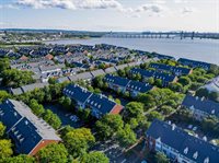 4 Persimmon Ct, JC, West Bergen, NJ 07305