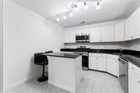 4 Persimmon Ct, JC, West Bergen, NJ 07305