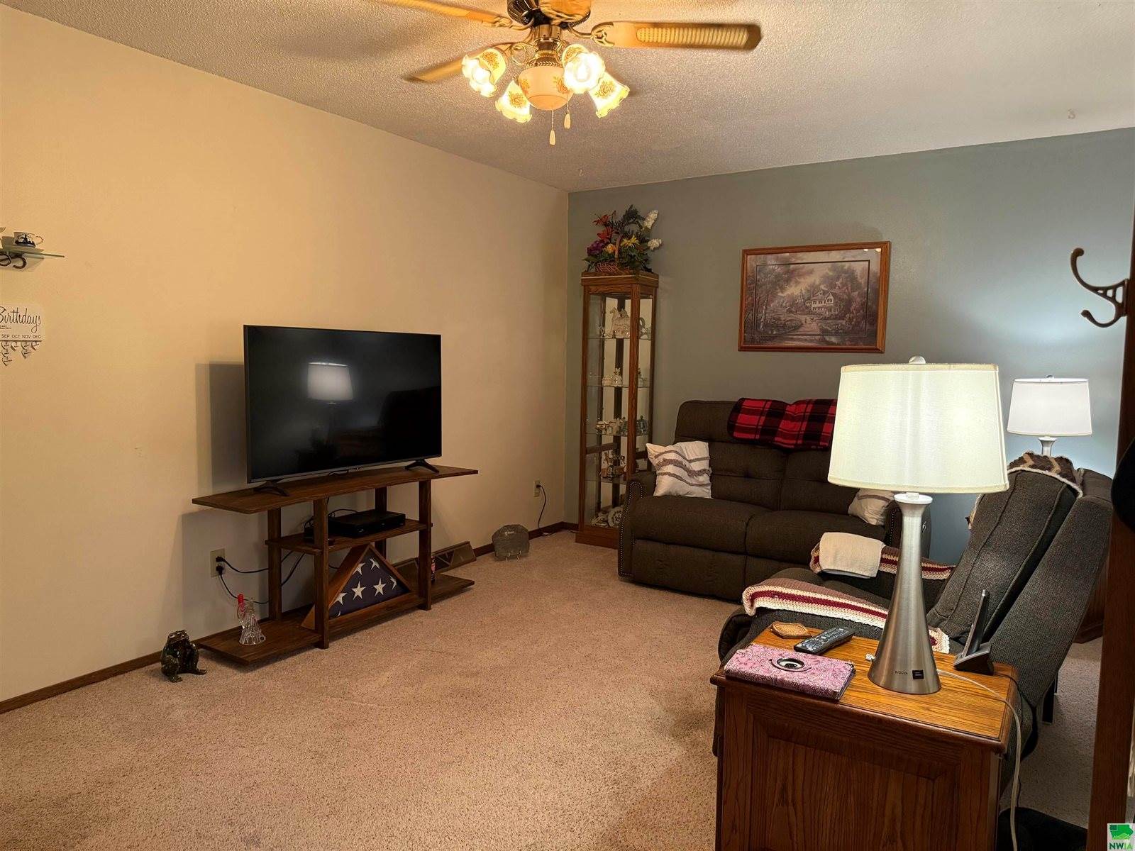 2040 Clover Dr., Akron, IA 51001