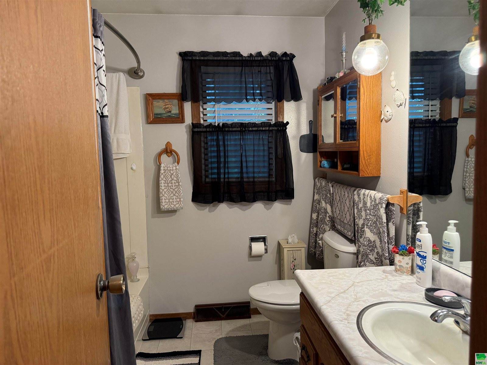 2040 Clover Dr., Akron, IA 51001