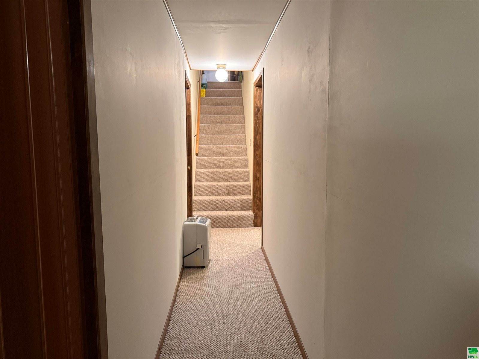 2040 Clover Dr., Akron, IA 51001