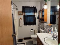 2040 Clover Dr., Akron, IA 51001