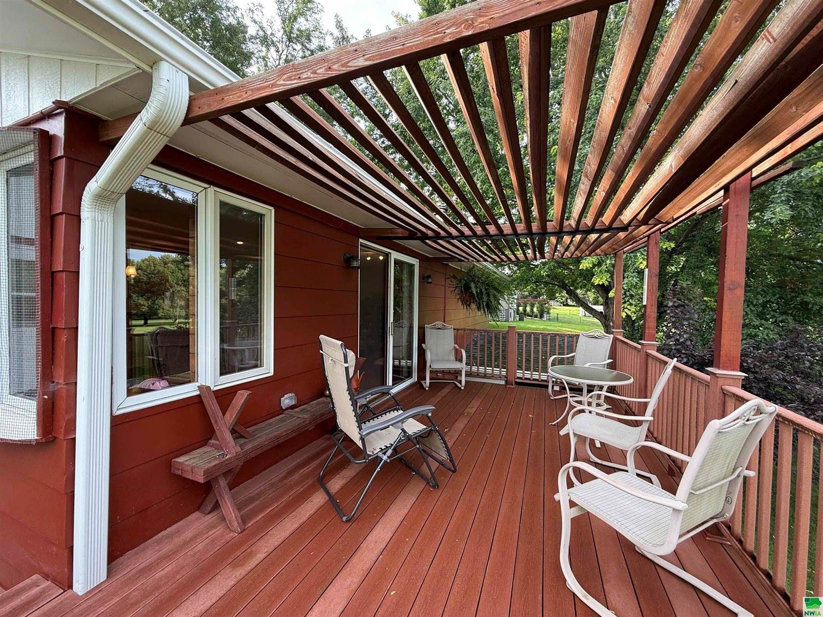 841 Country Club Dr, Akron, IA 51001