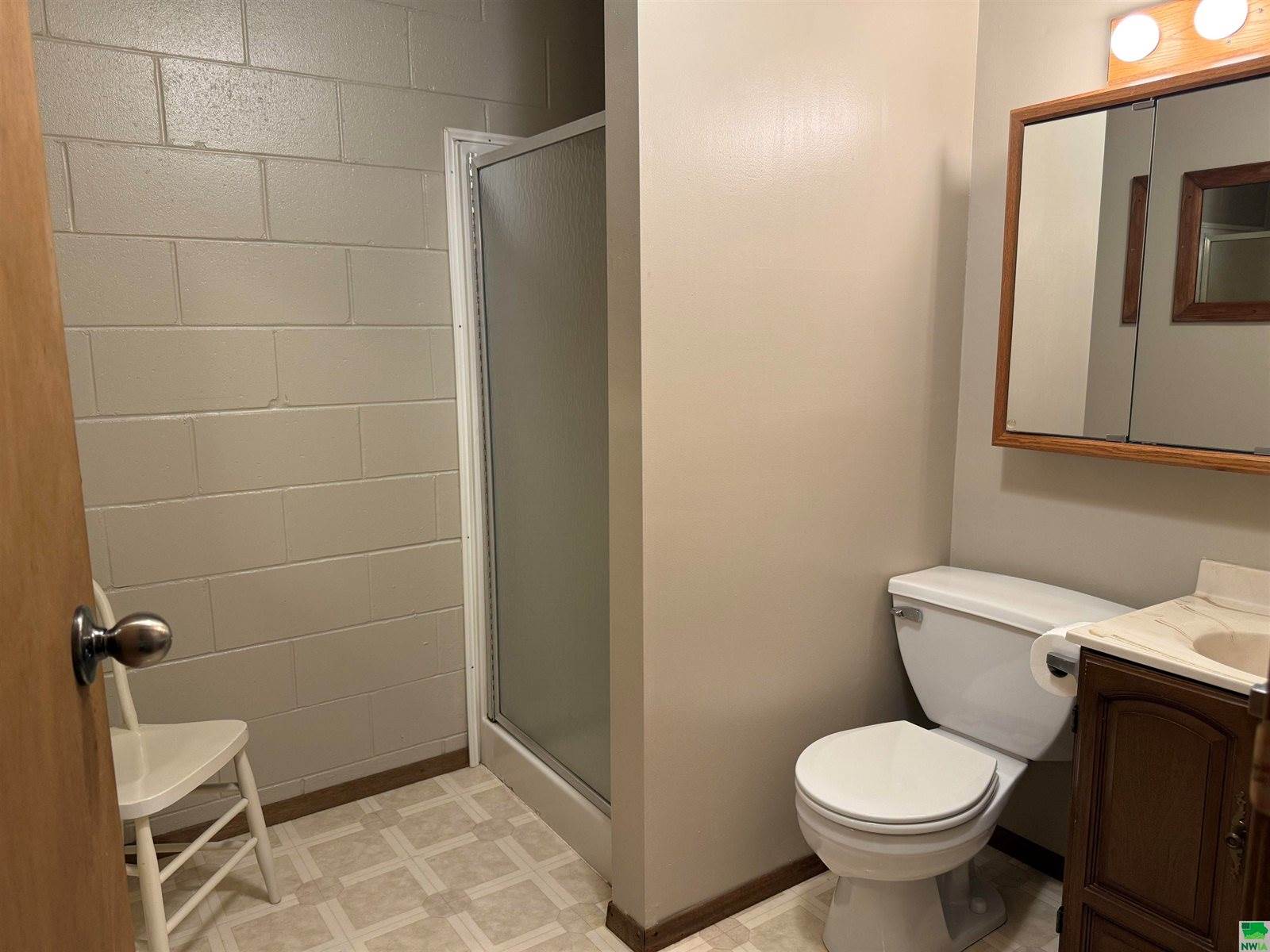 841 Country Club Dr, Akron, IA 51001