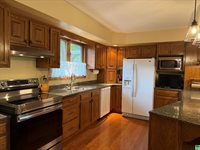 841 Country Club Dr, Akron, IA 51001