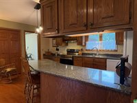 841 Country Club Dr, Akron, IA 51001