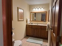 841 Country Club Dr, Akron, IA 51001