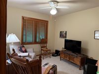 841 Country Club Dr, Akron, IA 51001