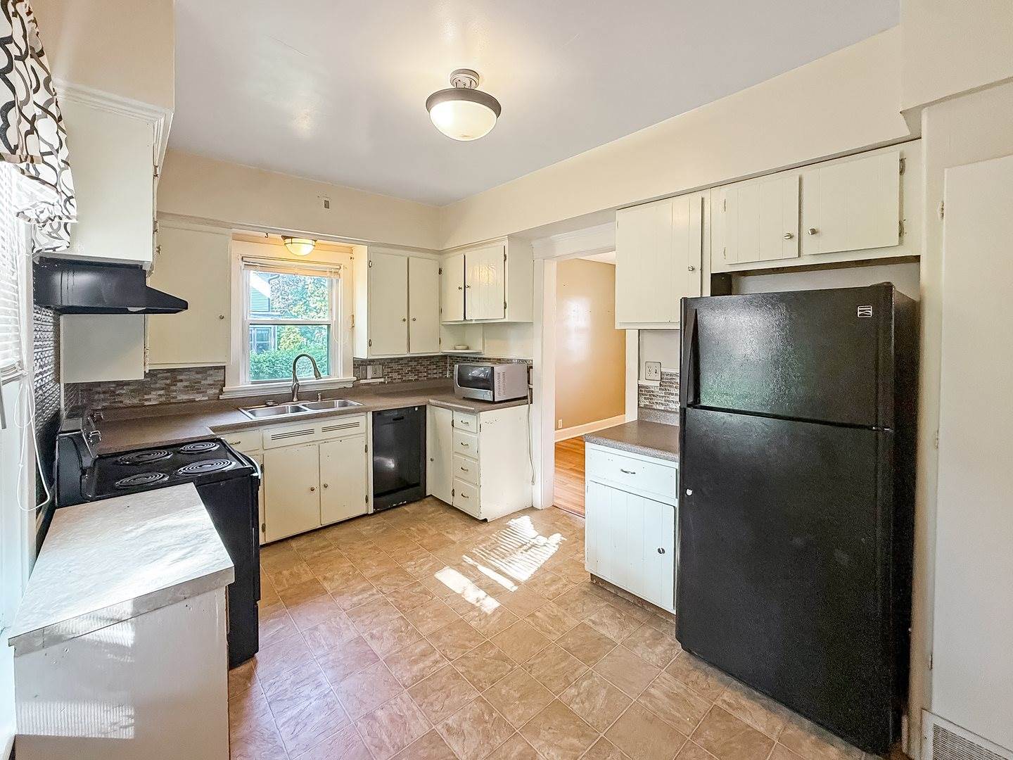 116 East Fuller Street, Freeport, IL 61032