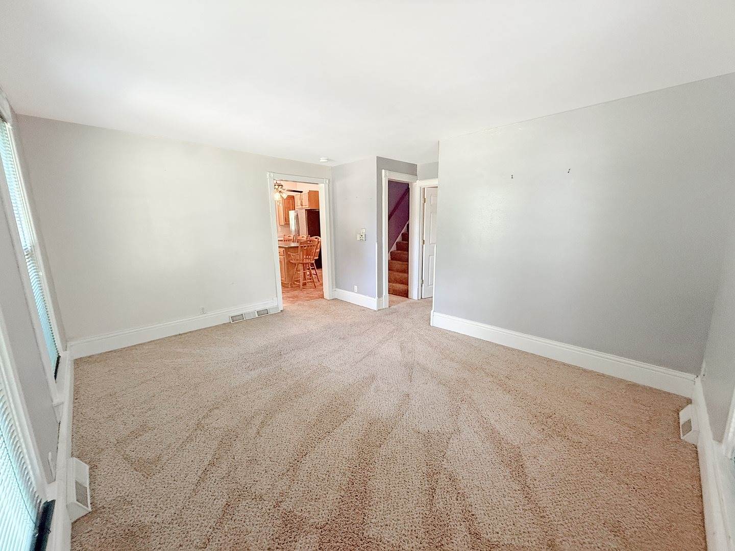 712 South 14th Avenue, Freeport, IL 61032