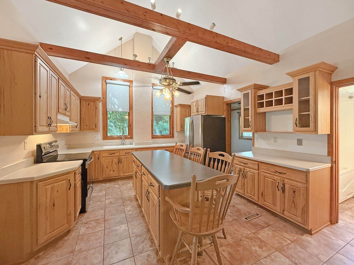 712 South 14th Avenue, Freeport, IL 61032