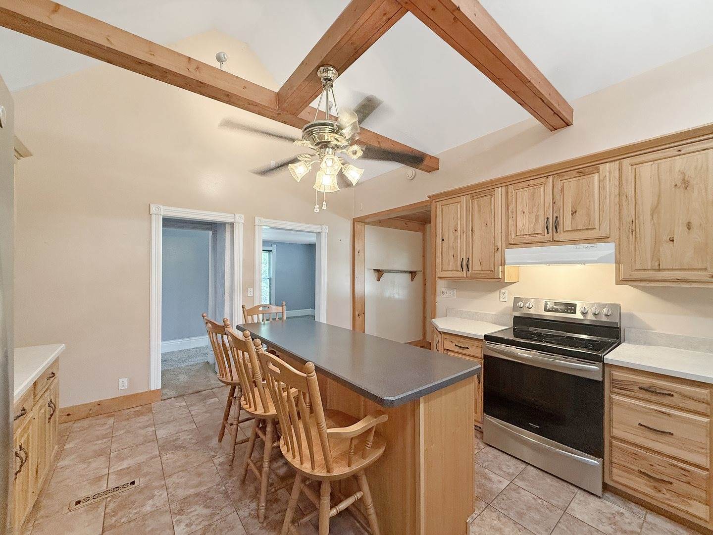 712 South 14th Avenue, Freeport, IL 61032