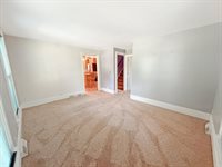 712 South 14th Avenue, Freeport, IL 61032