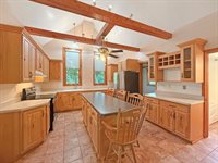 712 South 14th Avenue, Freeport, IL 61032