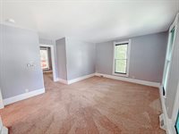 712 South 14th Avenue, Freeport, IL 61032