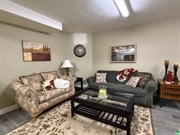 400 Reed St., Akron, IA 51001