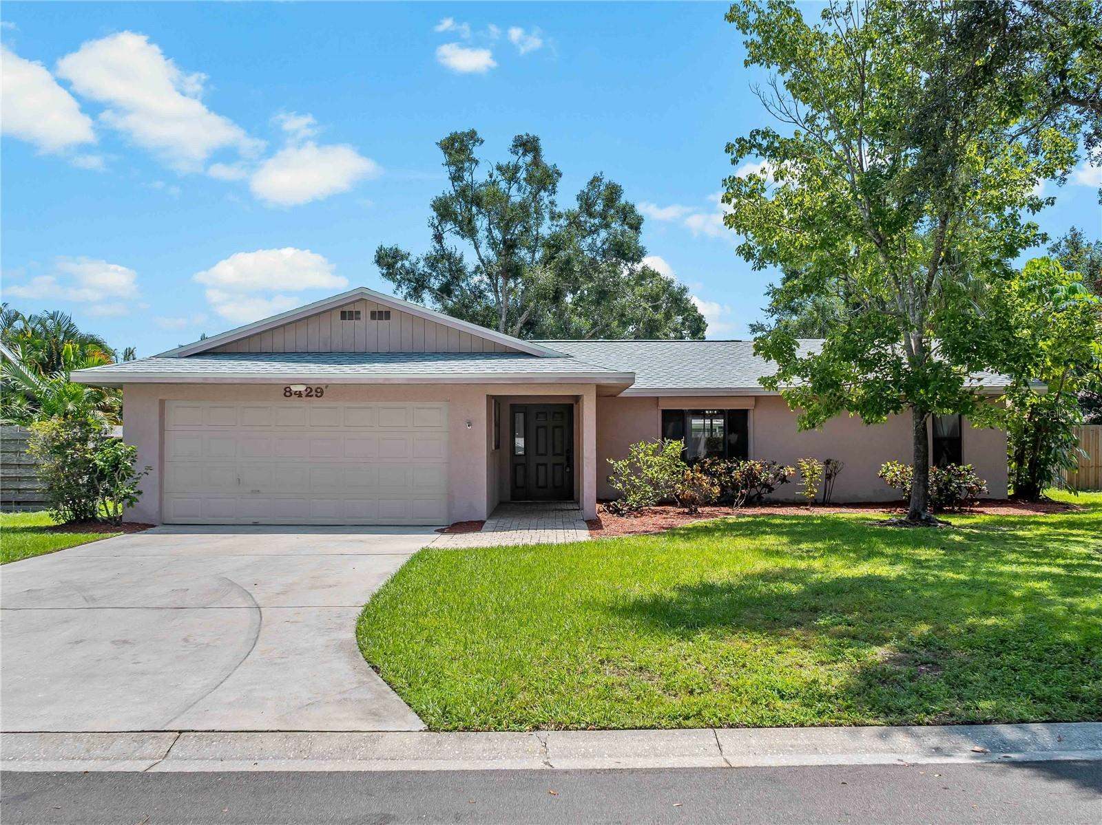 8429 Cypress Lake Circle, Sarasota, FL 34243
