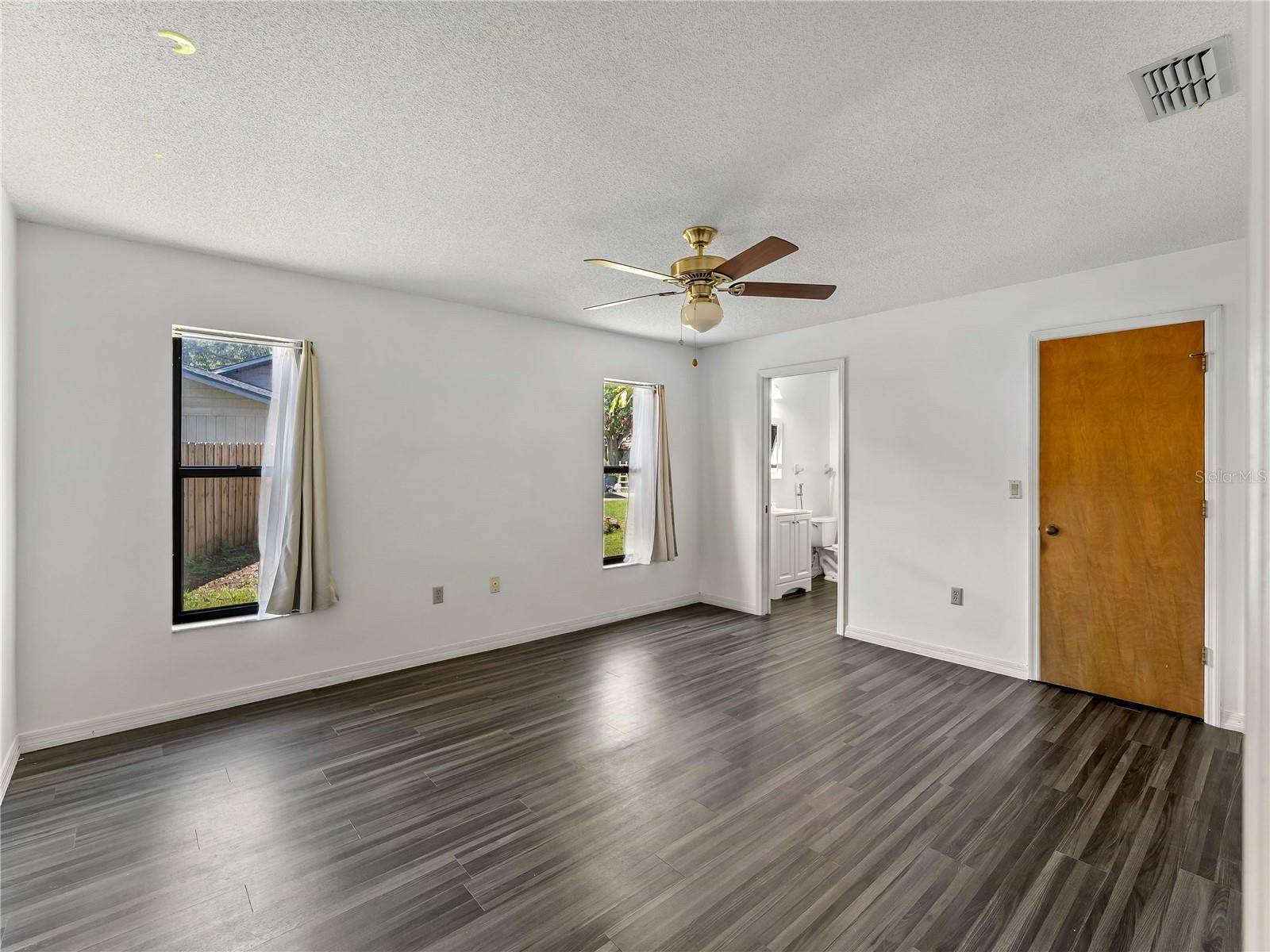 8429 Cypress Lake Circle, Sarasota, FL 34243