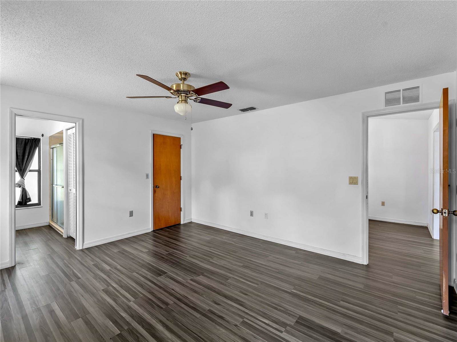 8429 Cypress Lake Circle, Sarasota, FL 34243