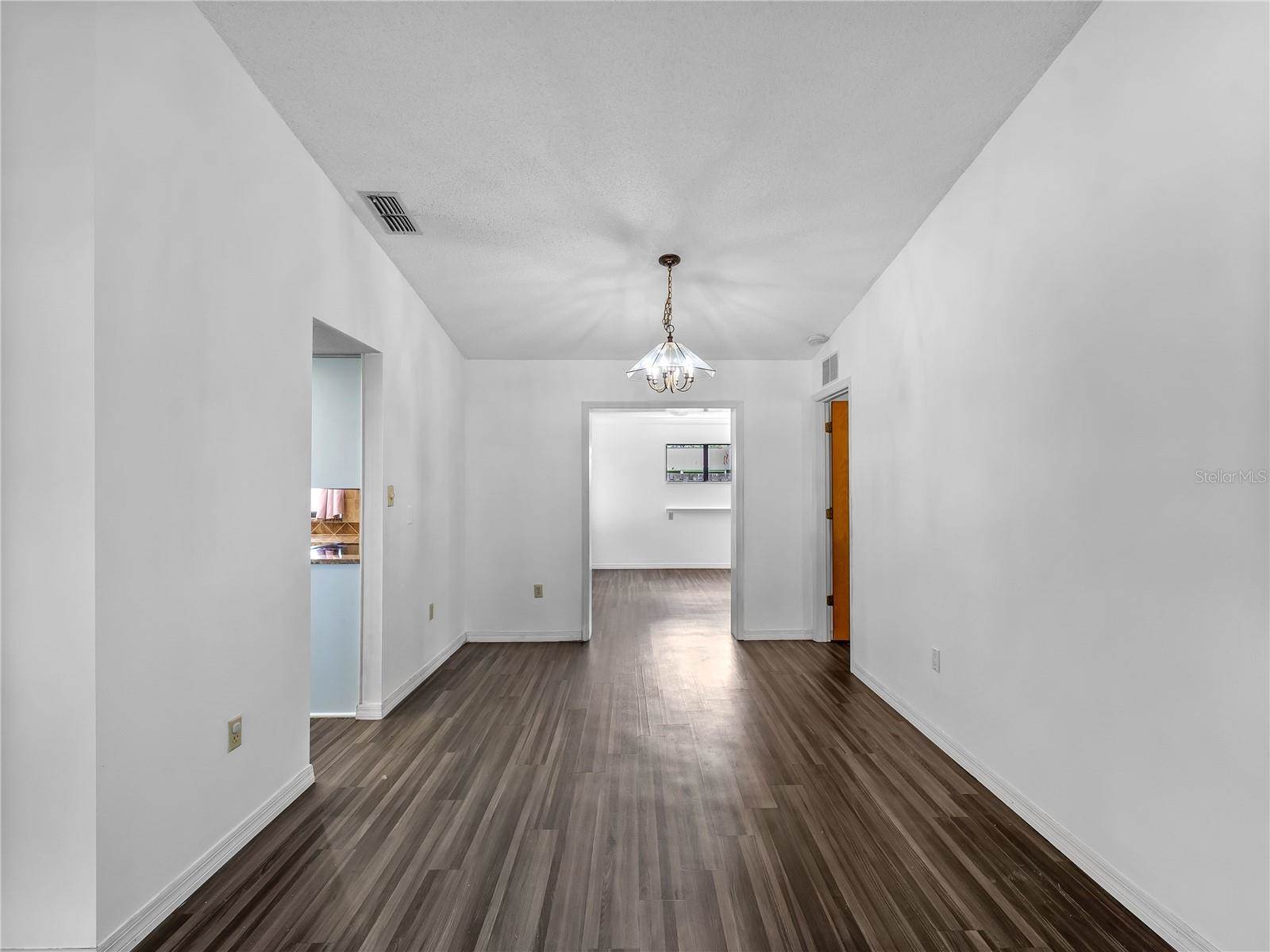 8429 Cypress Lake Circle, Sarasota, FL 34243