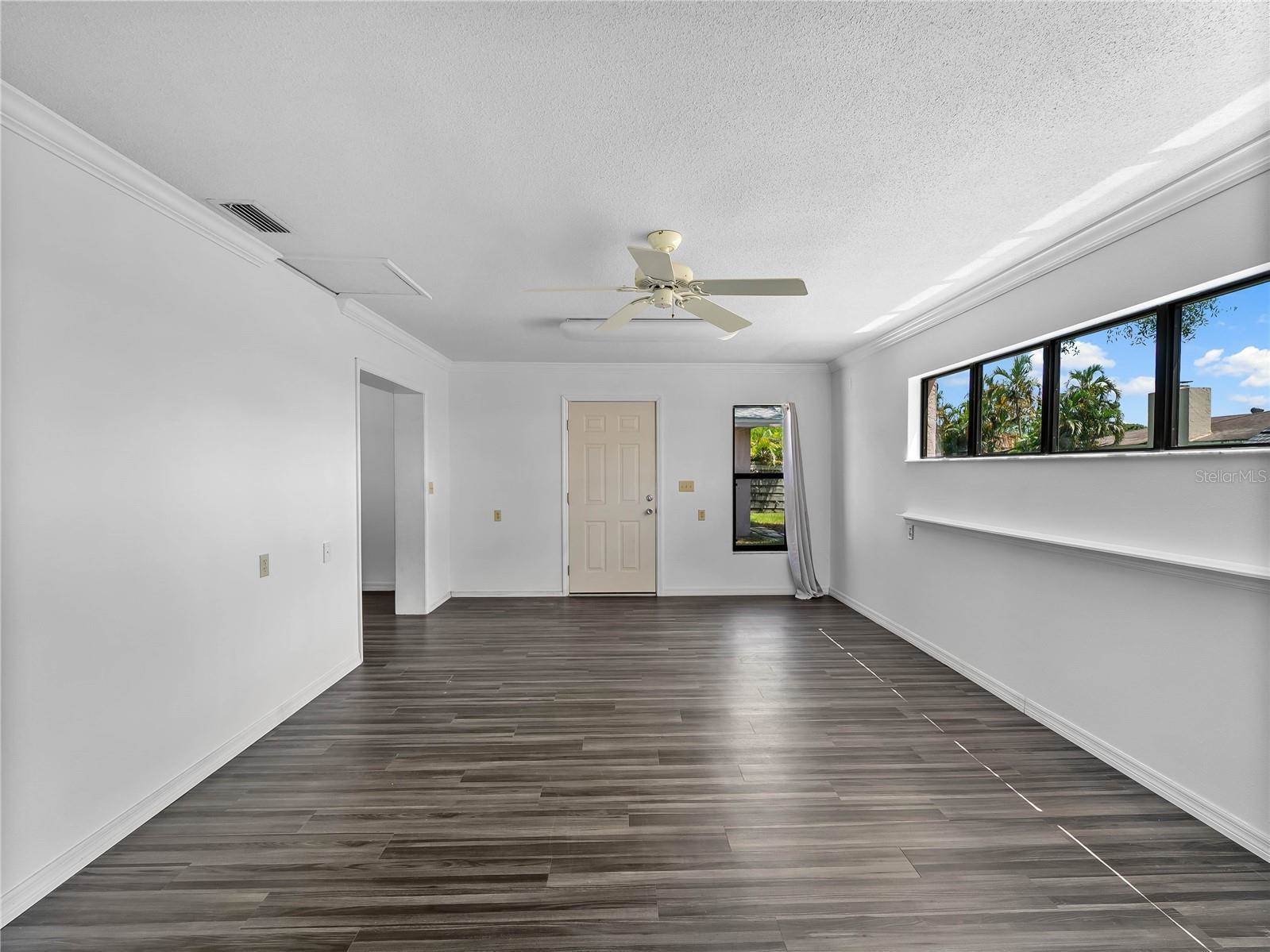 8429 Cypress Lake Circle, Sarasota, FL 34243