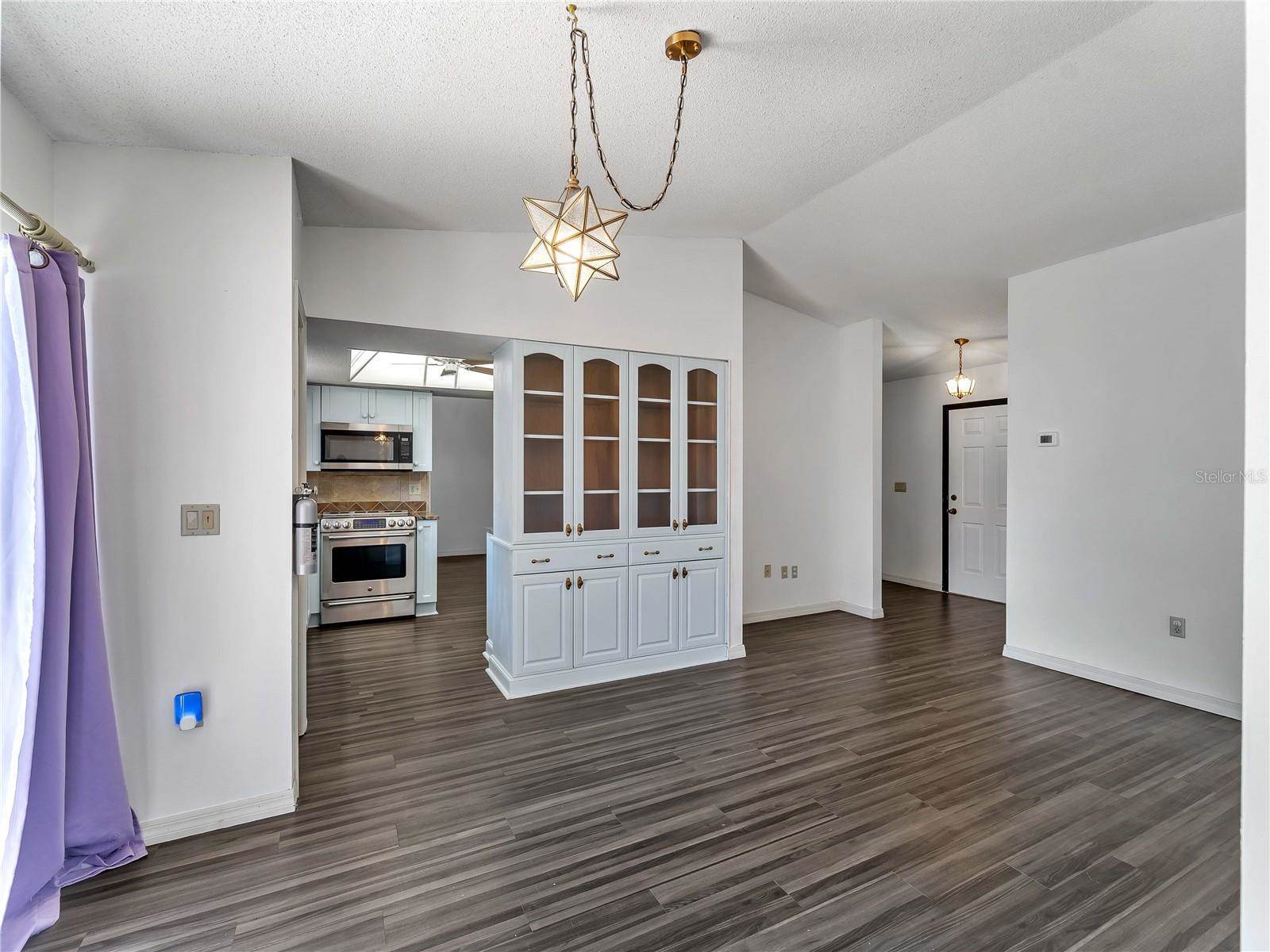 8429 Cypress Lake Circle, Sarasota, FL 34243