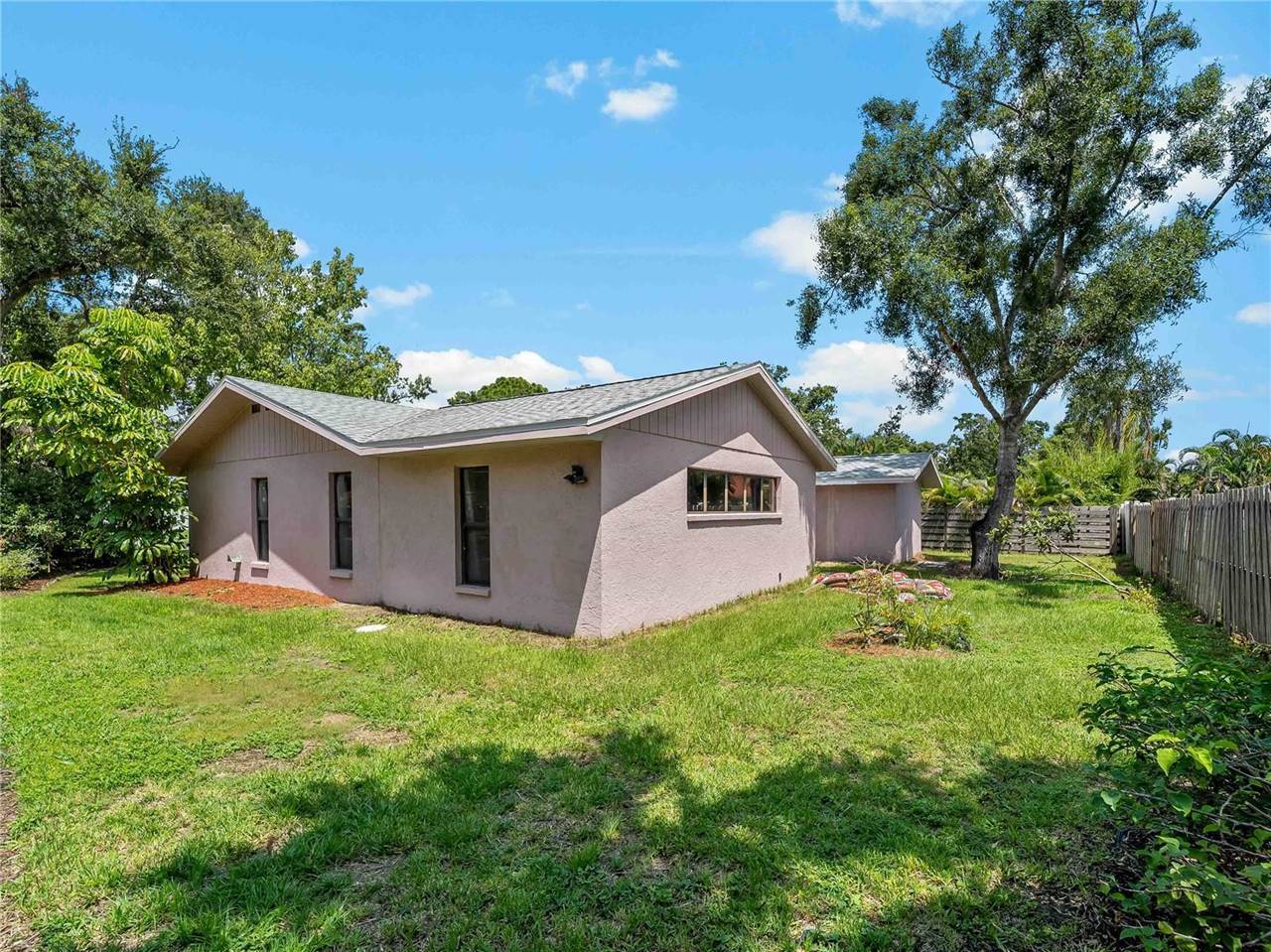 8429 Cypress Lake Circle, Sarasota, FL 34243