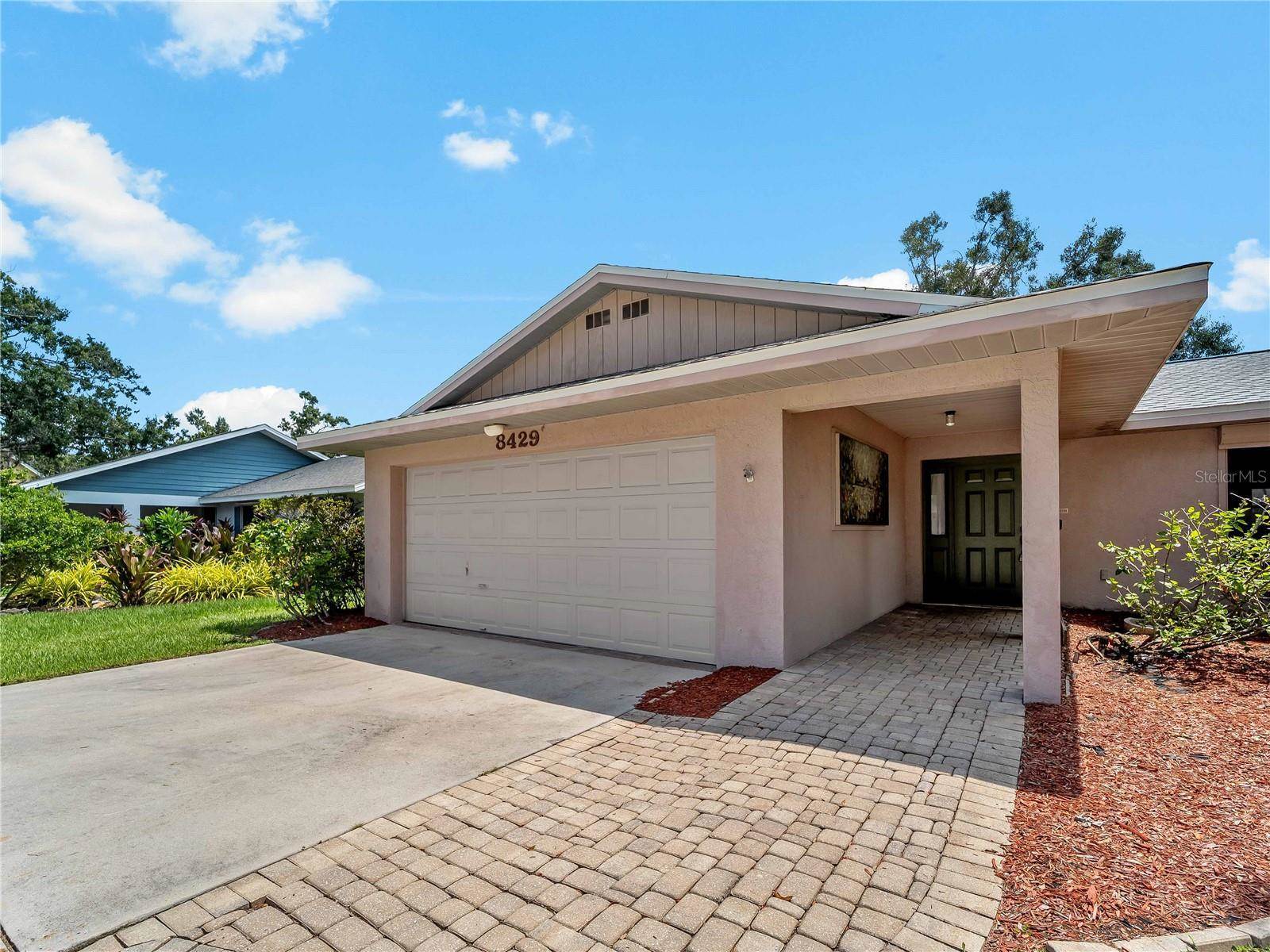 8429 Cypress Lake Circle, Sarasota, FL 34243