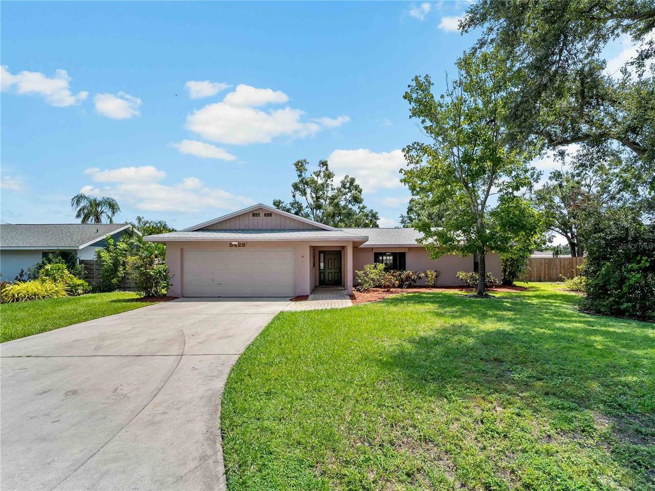 8429 Cypress Lake Circle, Sarasota, FL 34243