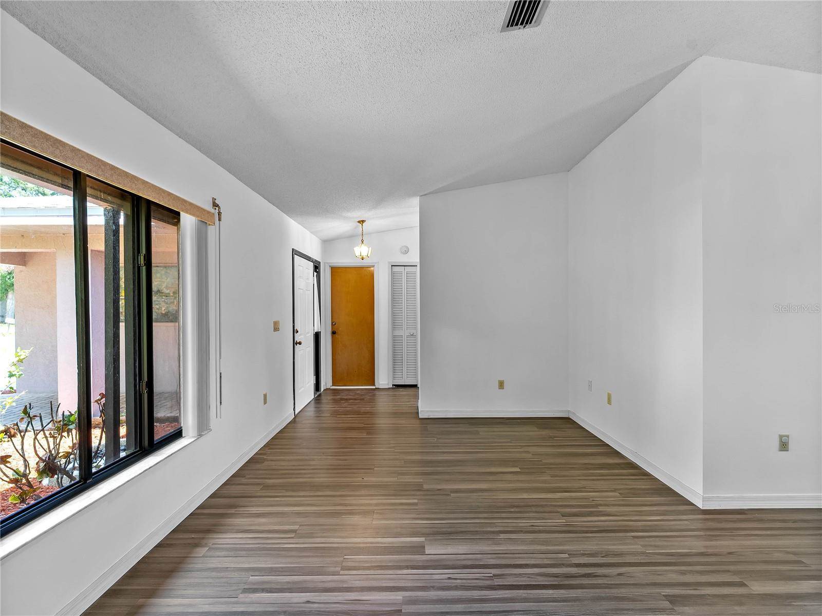 8429 Cypress Lake Circle, Sarasota, FL 34243