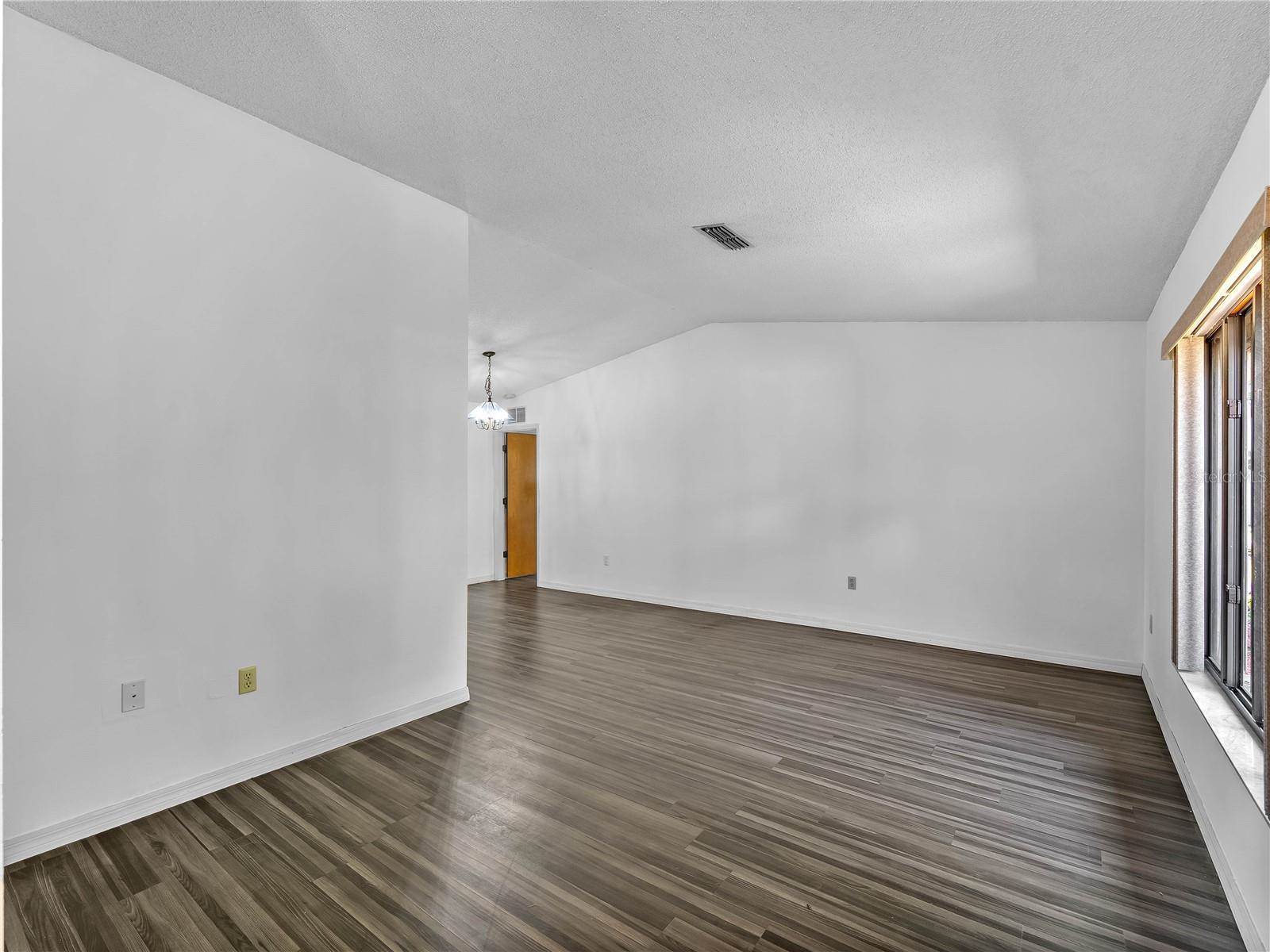 8429 Cypress Lake Circle, Sarasota, FL 34243