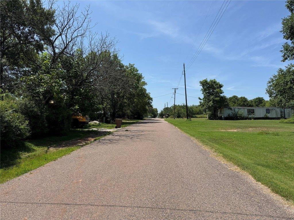 North Oxford Street, Maud, OK 74854