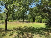 North Oxford Street, Maud, OK 74854