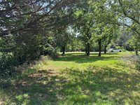 North Oxford Street, Maud, OK 74854