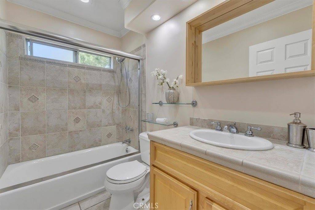 9056 Oswego Street, Sunland, CA 91040