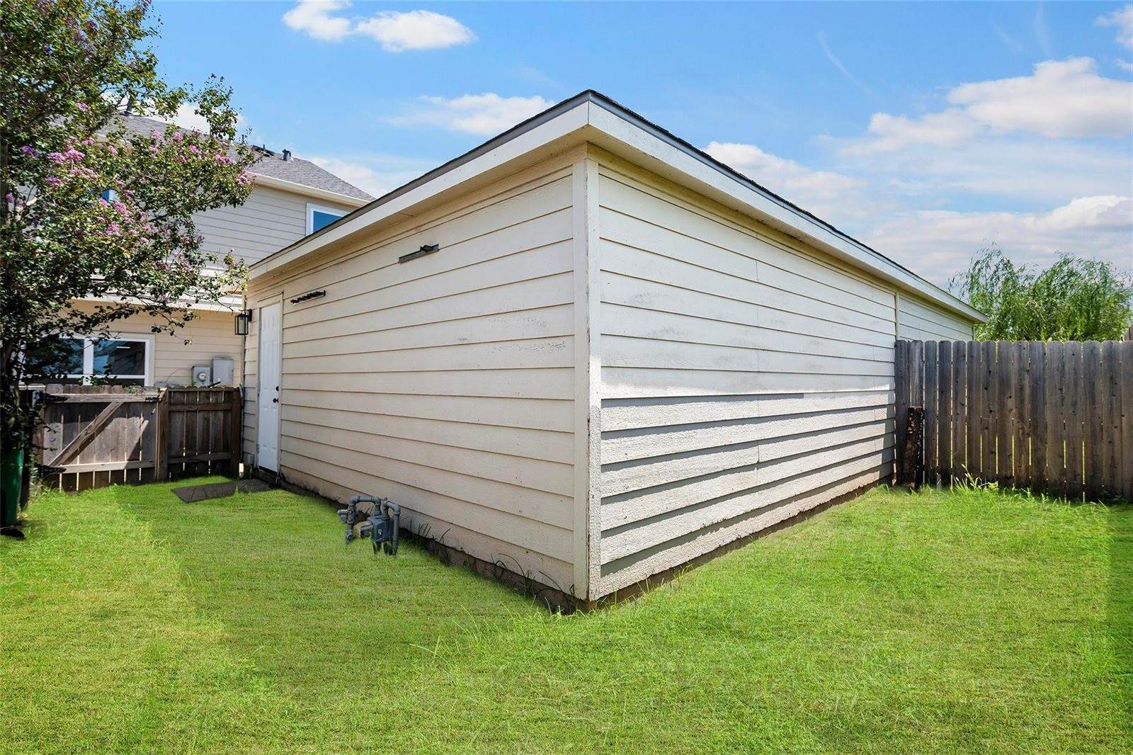 16879 Mammoth Springs Drive, Houston, TX 77095