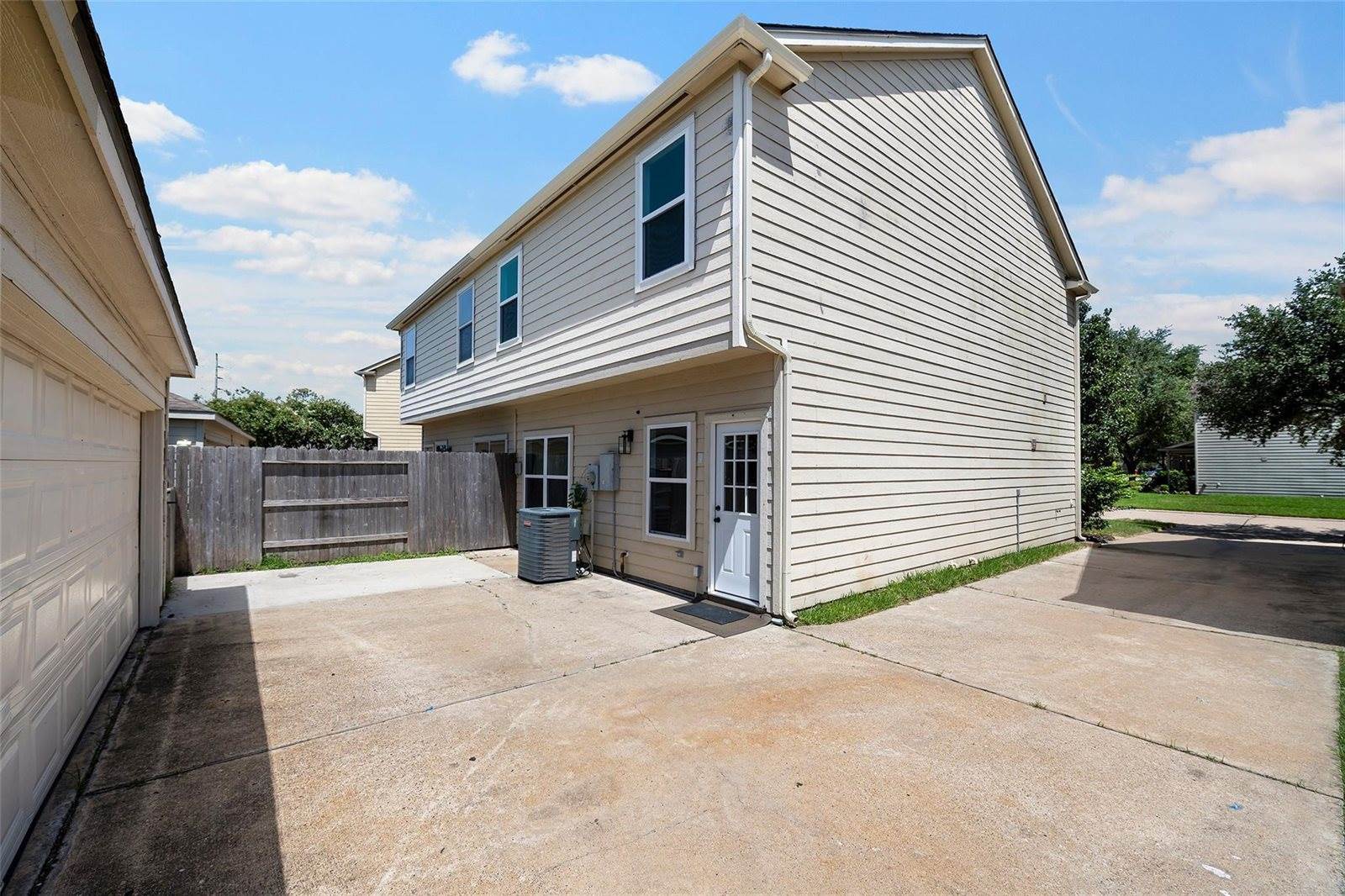 16879 Mammoth Springs Drive, Houston, TX 77095