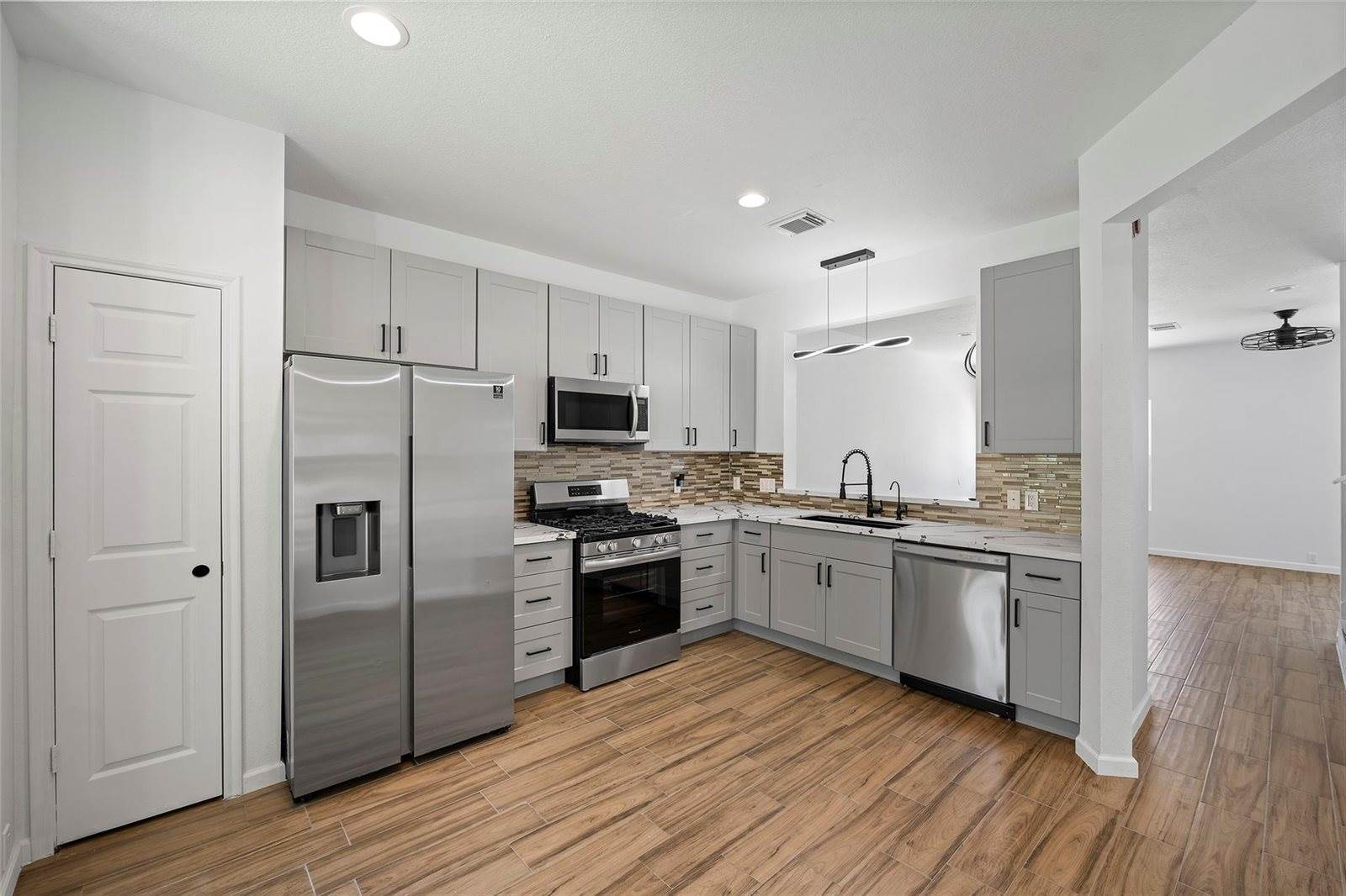 16879 Mammoth Springs Drive, Houston, TX 77095