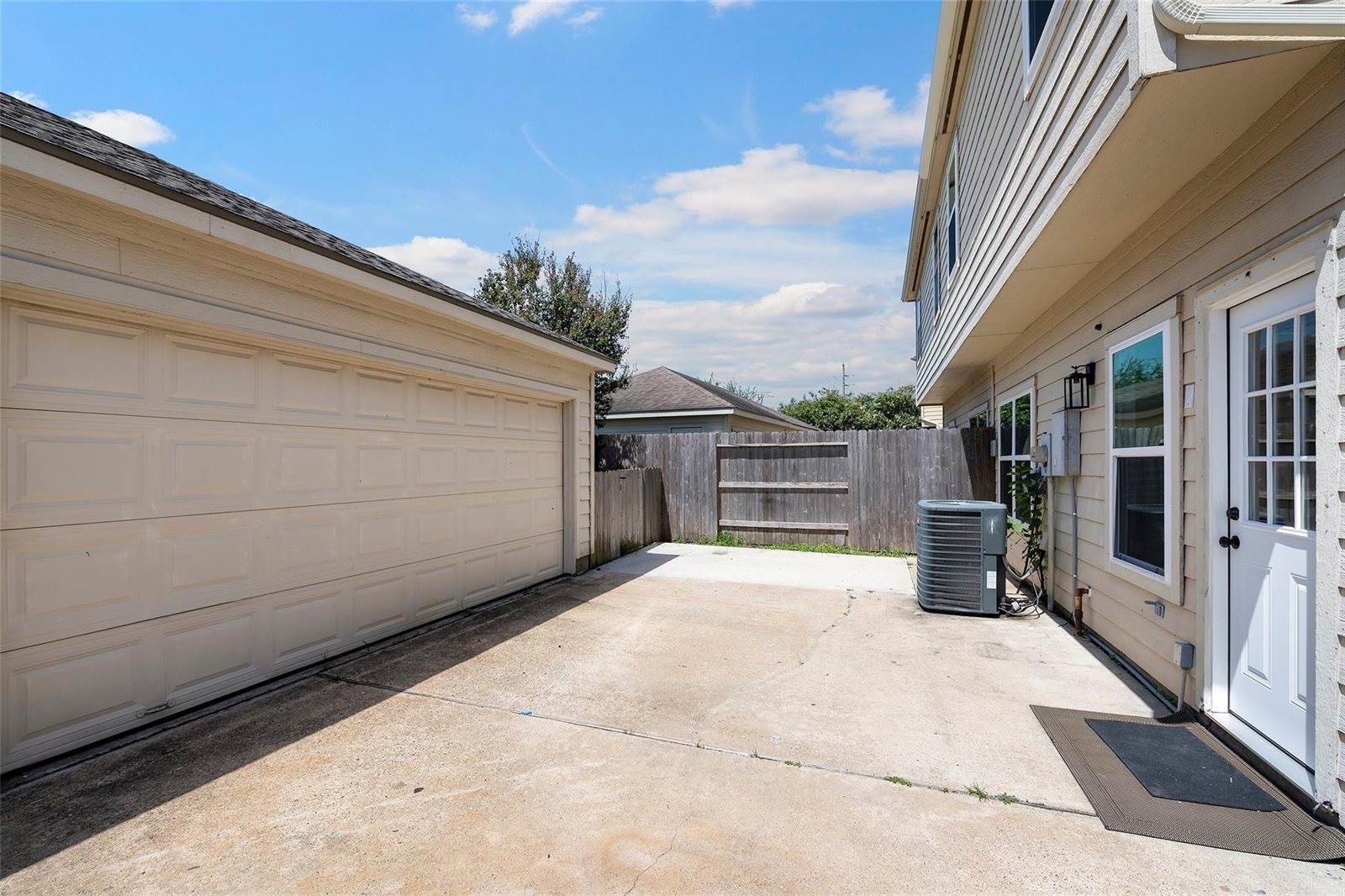 16879 Mammoth Springs Drive, Houston, TX 77095