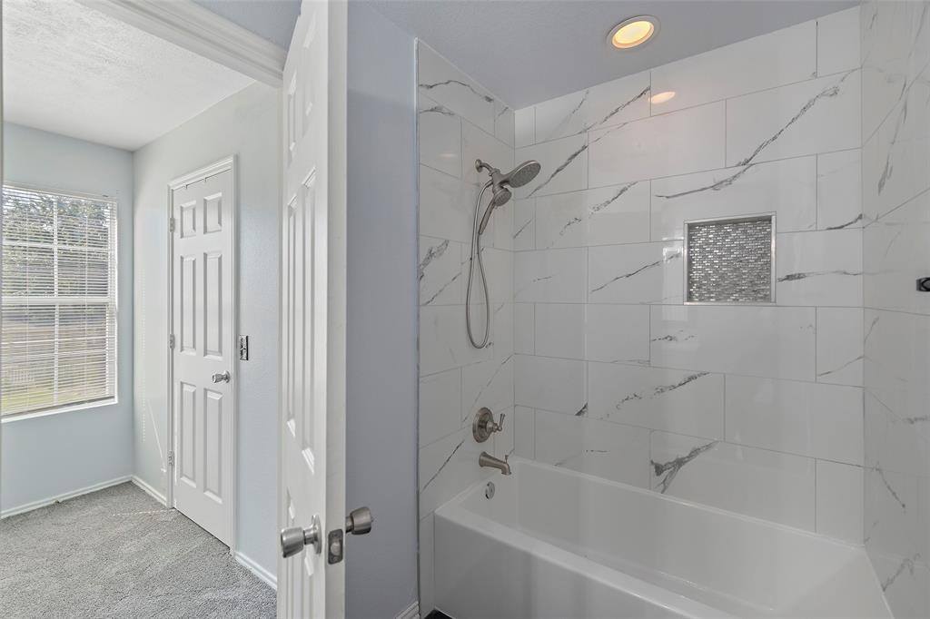 9622 Coyote Creek Drive, Houston, TX 77095