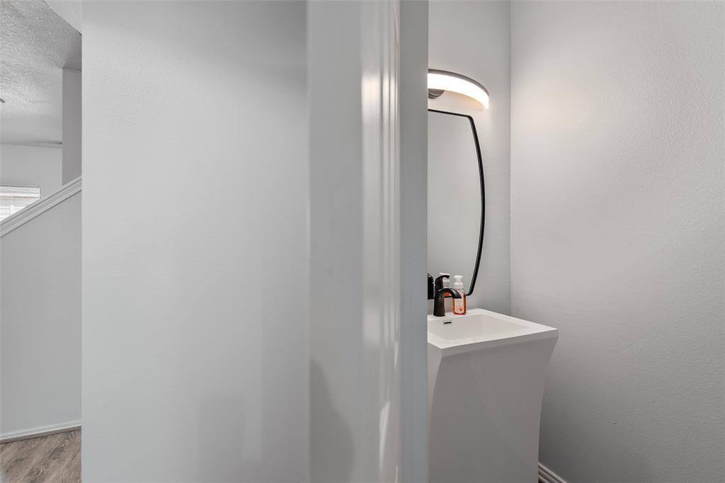 9622 Coyote Creek Drive, Houston, TX 77095