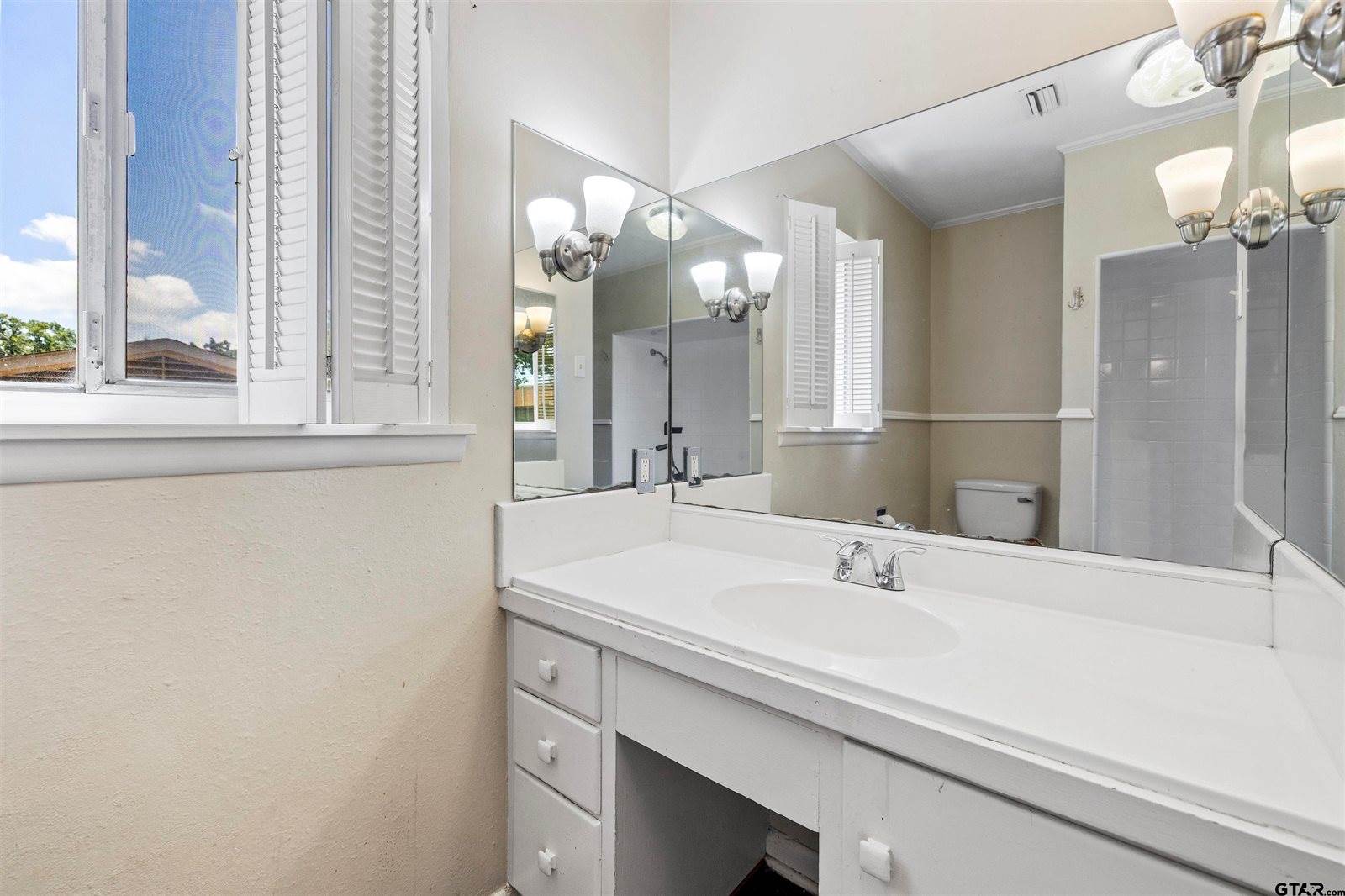 2820 Dinah, Tyler, TX 75701