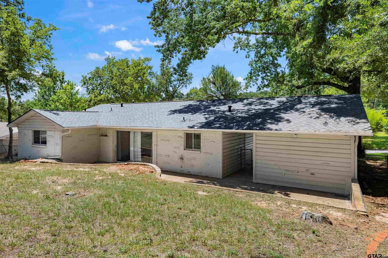 2820 Dinah, Tyler, TX 75701