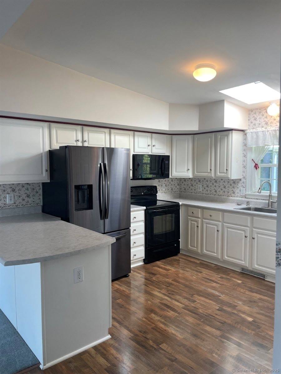 7 Meadow, Southington, CT 06489